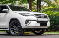 Toyota Fortuner на дисках Vossen HF6-1
