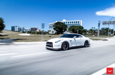 Nissan GTR на дисках Vossen VFS-5