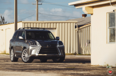 Lexus LX на дисках VOSSEN FORGED S17-01