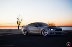 Ford Mustang GT на дисках Vossen Forged LC-102