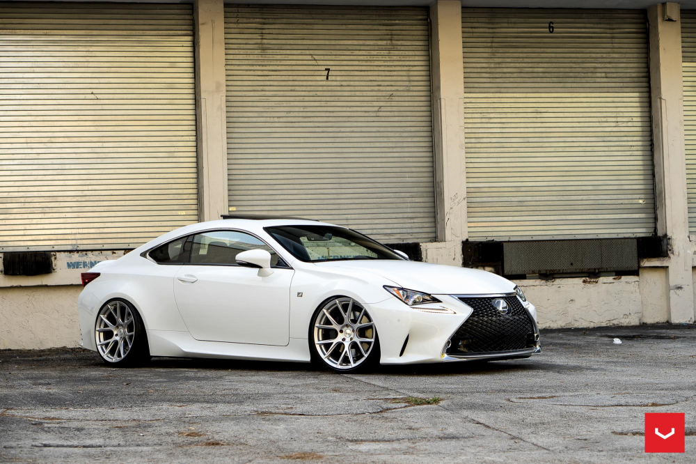 Lexus RC350 на дисках Vossen VFS-6