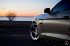 Ford Mustang GT на дисках Vossen Forged LC-102