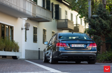 Mercedes E63 на дисках Vossen Hybrid Forged VFS-10