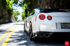 Nissan GTR на дисках Vossen VFS-5