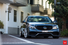 Mercedes E63 на дисках Vossen Hybrid Forged VFS-10