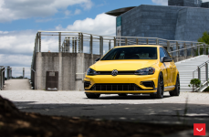 Volkswagen Golf R на дисках Hybrid Forged HF-1