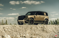 Land Rover Defender на дисках Urban Automotive x Vossen UV-4