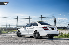 Mercedes-Benz C63 AMG на дисках Vorsteiner V-FF 101