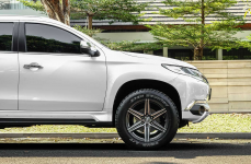 Mitsubishi Pajero Sport на дисках Vossen HF6-2