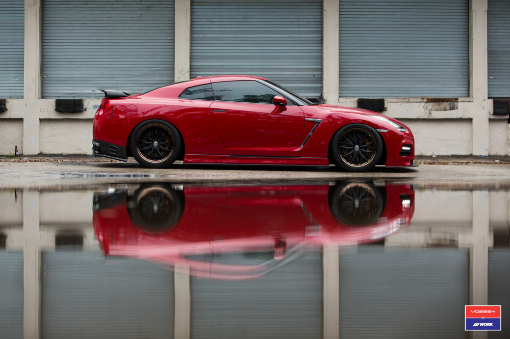 Nissan R35 GT-R на дисках Vossen x Work VWS-2