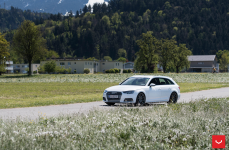 Audi A4 Avant на дисках Vossen VFS-1
