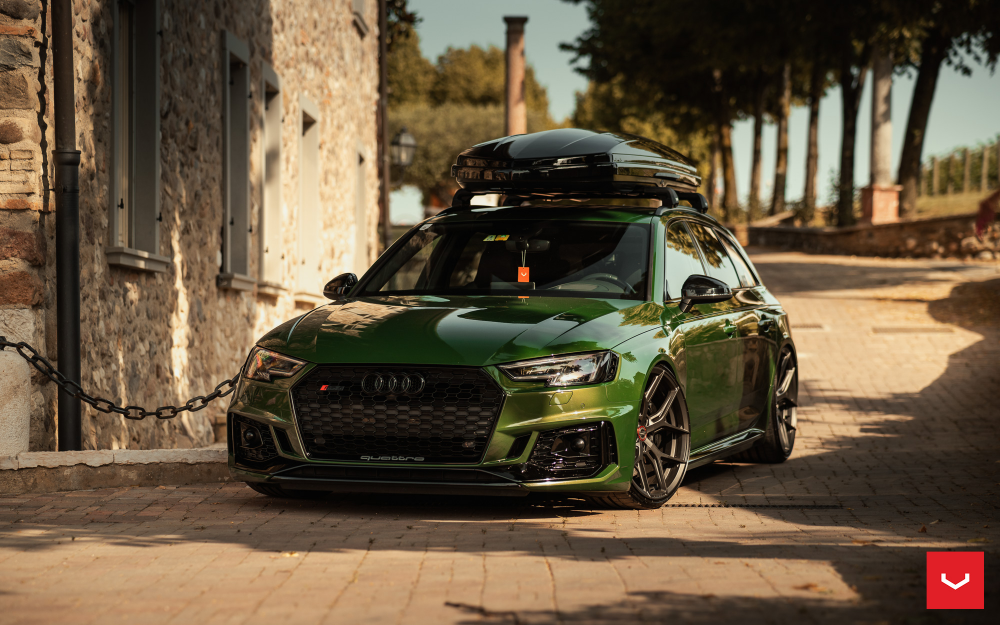 Audi RS4 на дисках Hybrid Forged HF-5