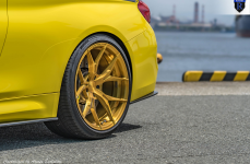 BMW M4 на дисках Rohana RFX5 Custom Gold