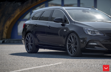 Opel Astra на дисках Vossen CVT