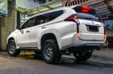 Mitsubishi Pajero Sport на дисках Black Rhino Kelso