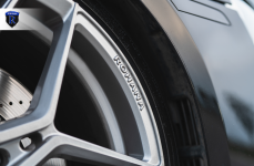 Audi R8 Black на дисках RFX11 Brushed Titanium