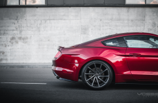Ford Mustang на дисках Vossen CVT