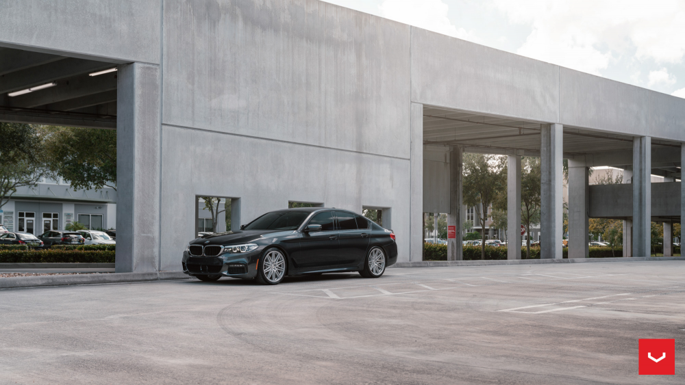 BMW 530i на дисках Vossen CV10