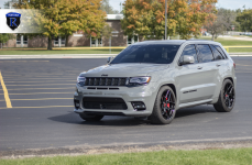 Jeep Grand Cherokee SRT на дисках RFX11 Gloss Black