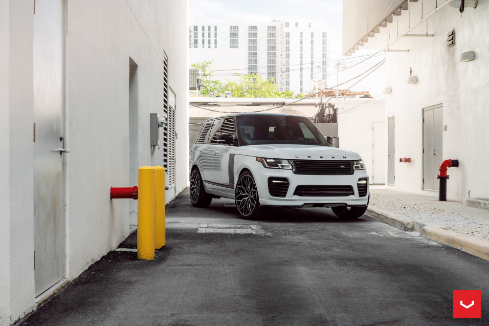 Range Rover Urban Automotive на дисках Vossen HF-2