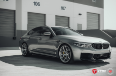 BMW F90 M5 на кованых дисках Vossen Forged S21-01