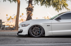 Ford Mustang GT на дисках Vorsteiner V-FF 101