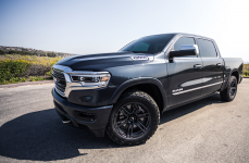Dodge Ram 1500 на дисках Venom Rex 20