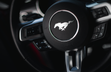 Ford Mustang на дисках Vossen CVT