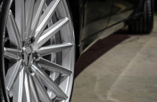 Mercedes Benz C219 на дисках Vossen VFS2