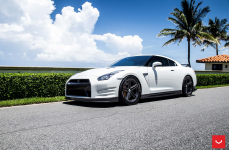 Nissan GTR на дисках Vossen VFS-5