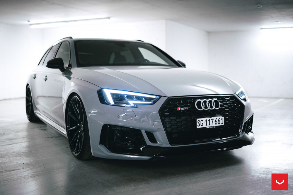 Audi RS4 на дисках Hybrid Forged HF-3