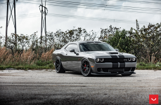 Dodge Challenger Hellcat на дисках Hybrid Forged HF-5