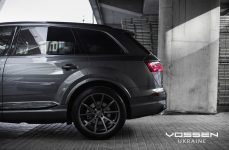 Audi Q7 на дисках Vossen VFS1