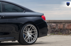 BMW M4 на дисках Rohana RFX7
