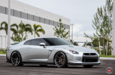 Nissan R35 GT-R на дисках Vossen Forged VPS-301