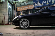 Mercedes Benz C219 на дисках Vossen VFS2