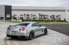 Nissan R35 GT-R на дисках Vossen Forged VPS-301