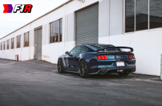 Ford Mustang на дисках F1R F27