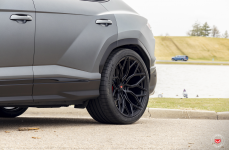 Lamborghini Urus на дисках Vossen Forged S17-01