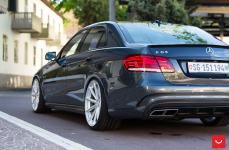 Mercedes E63 на дисках Vossen Hybrid Forged VFS-10
