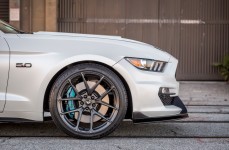 Ford Mustang GT на дисках Vorsteiner V-FF 101