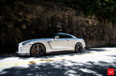 Nissan GTR на дисках Vossen VFS-5