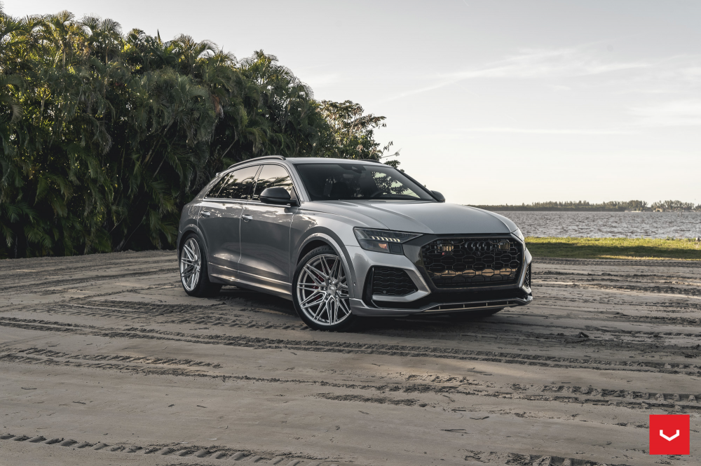 Audi RSQ8 на дисках Hybrid Forged HF-7