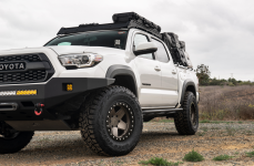 Toyota Tacoma на дисках Black Rhino Crawler