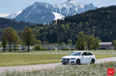 Audi A4 Avant на дисках Vossen VFS-1