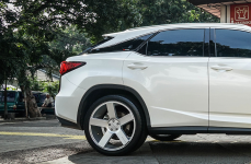 Lexus RX300 на дисках KMC MC5