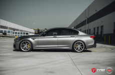 BMW F90 M5 на кованых дисках Vossen Forged S21-01