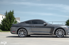 Ford Mustang на дисках Niche Gemello