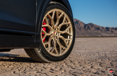 Audi Q8 на дисках Vossen Forged S17-01