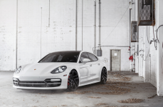Porsche Panamera Turbo S на дисках Rotiform SNA-T
